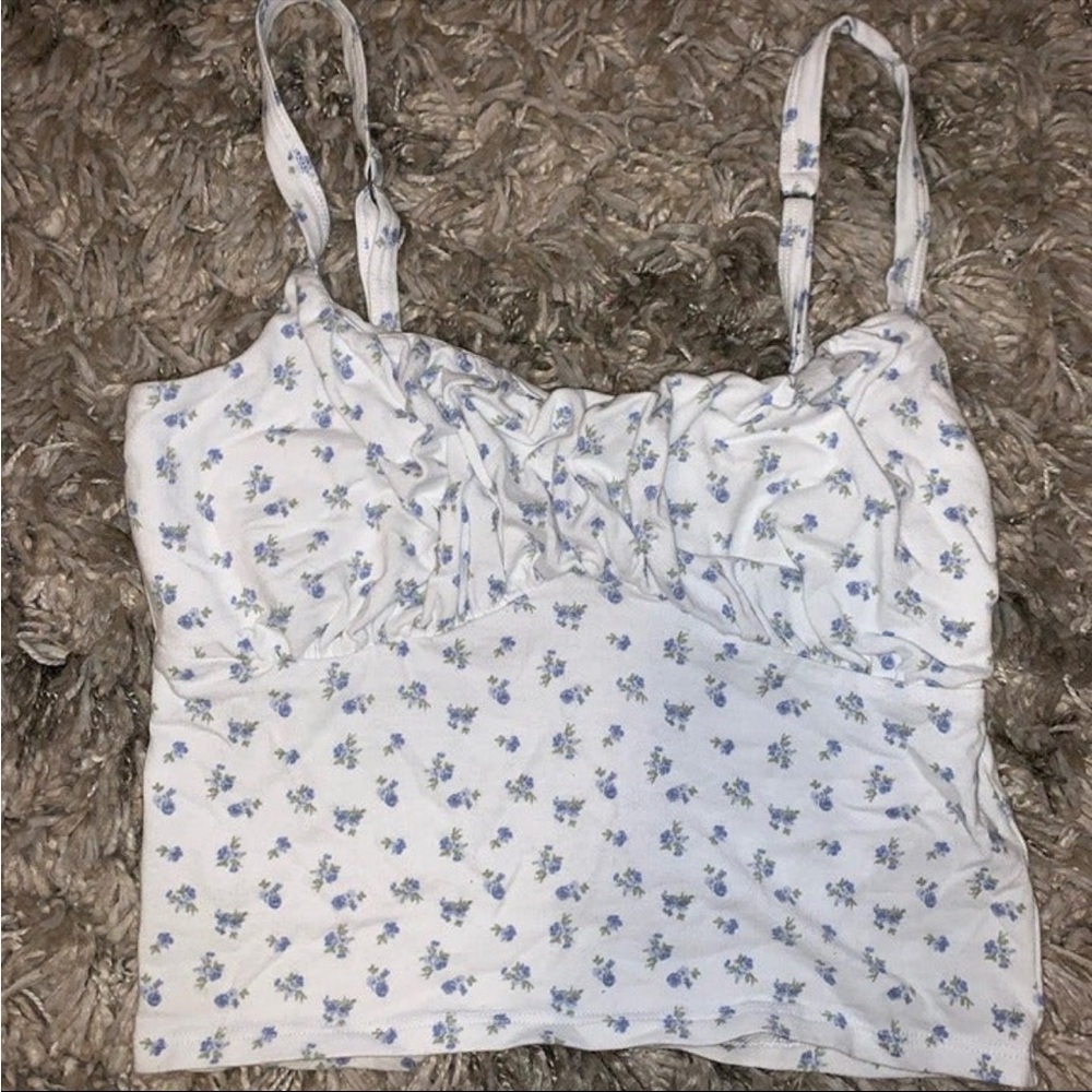 hollister floral print cropped cami size medium